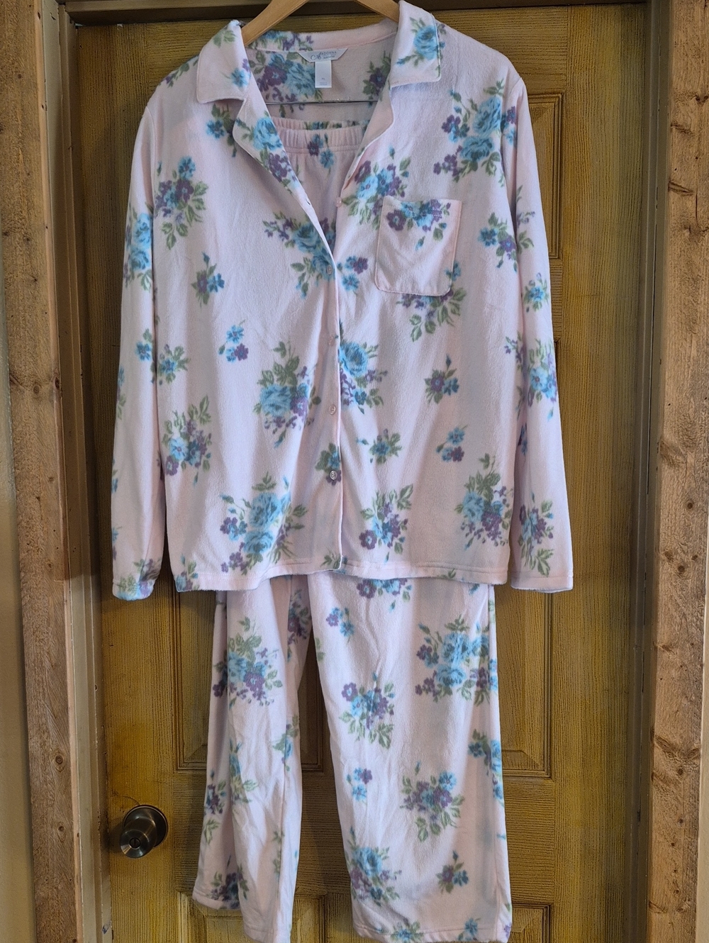 Adonna Sleepwear XL Longsleeve Button Up Front Set Pants Have Pockets Super Soft